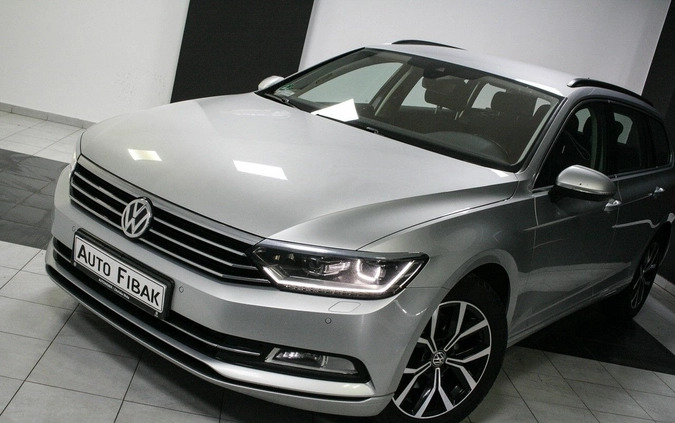 Volkswagen Passat cena 63900 przebieg: 261000, rok produkcji 2018 z Piła małe 191